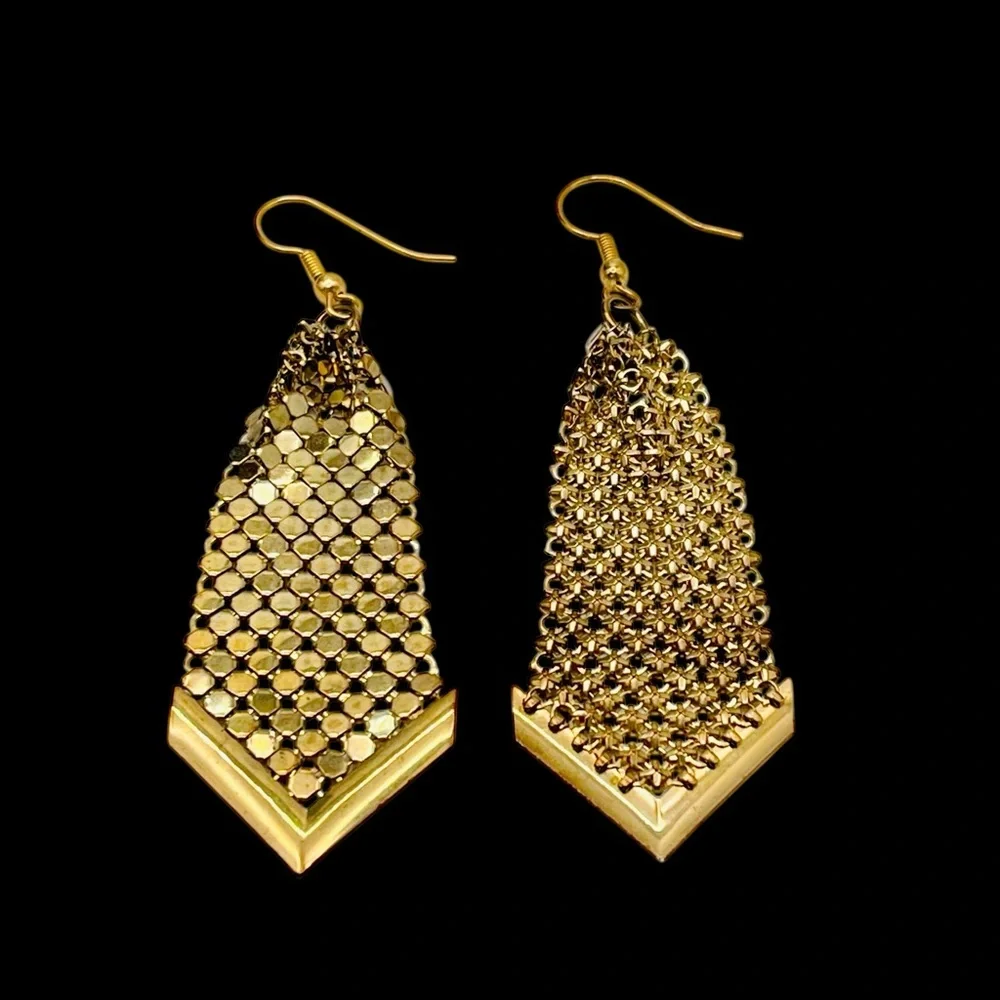 Fab Vintage Gold Tone Mesh Dangle Pierced Earrings - Picture 9 of 12